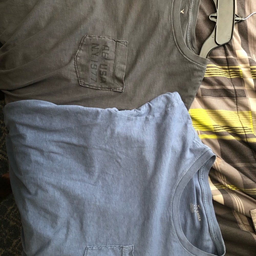 American eagle T-shirt’s